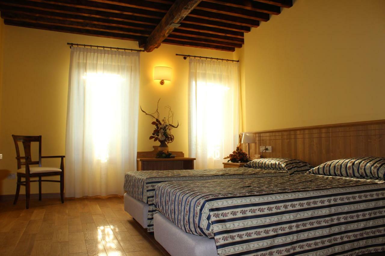 Agriturismo Le Giarine Fogliano Redipuglia ภายนอก รูปภาพ